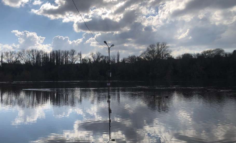 Городской пляж в Ельце полностью затоплен!