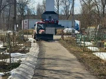 Сотрудники МУП &laquo;Елец-Сервис&raquo; продолжают работы по благоустройству города.