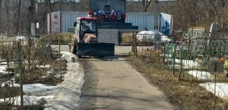 Сотрудники МУП &laquo;Елец-Сервис&raquo; продолжают работы по благоустройству города.