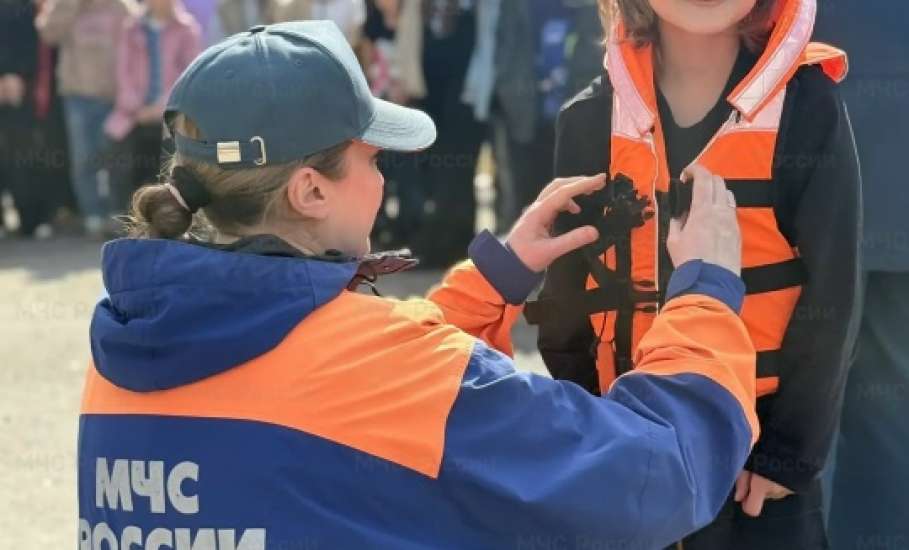 Инспекторы центра ГИМС навестили отдыхающих детского оздоровительного центра &laquo;Белая Берёзка&raquo;