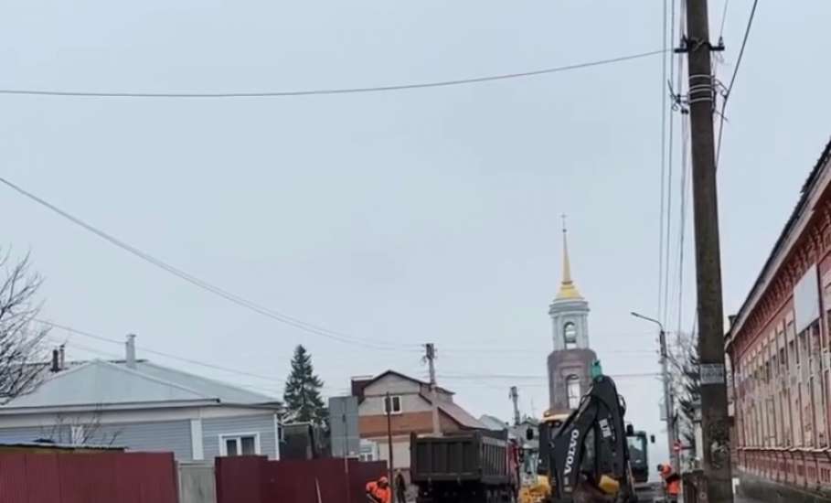 Улица Карла Маркса, одна из главных транспортных артерий Ельца, давно нуждалась в комплексном обновлении