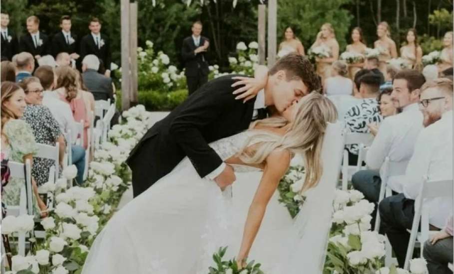 Весна - традиционно открывает свадебный сезон