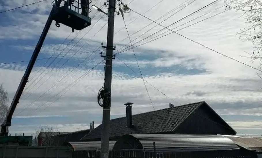 В Ельце продолжают восстанавливать уличное освещение