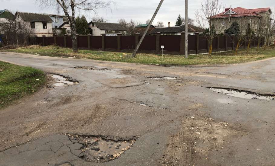 По улице Рабочей в Засосне - разбитые дороги!
