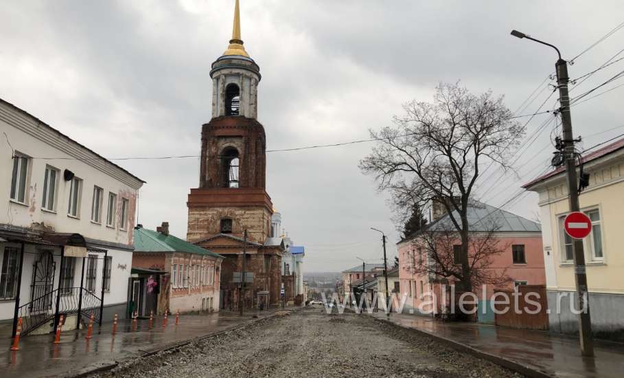 Улица Карла Маркса в Ельце. Примерно по таким дорогам в старину передвигались на лошадях!