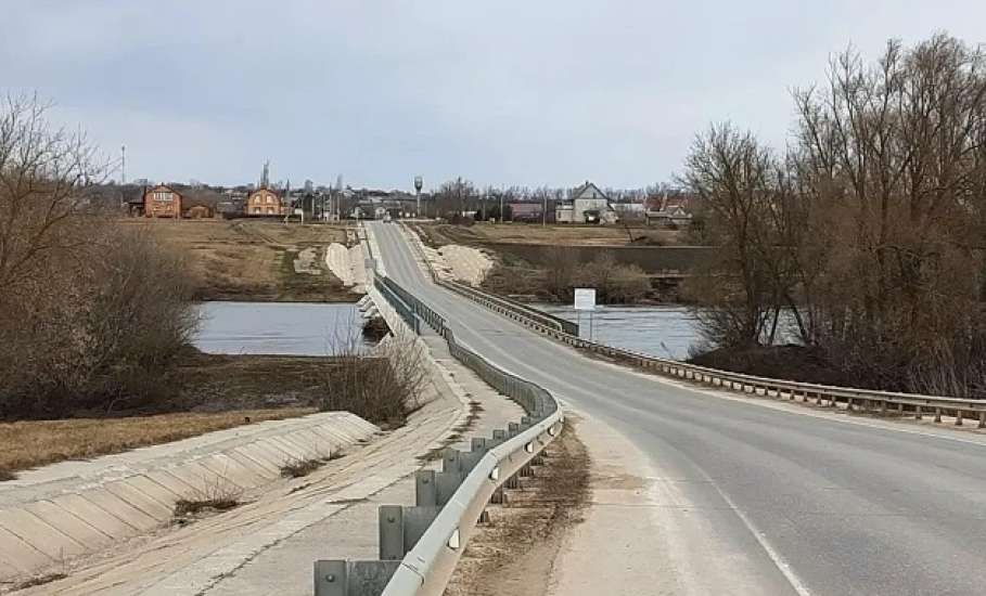 Затопленный 31 марта мост между Талицей и Черкасами под Ельцом открыт для движения 6 апреля