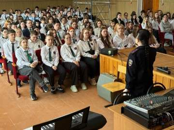 В Елецком колледже провели лекцию про мототранспорт