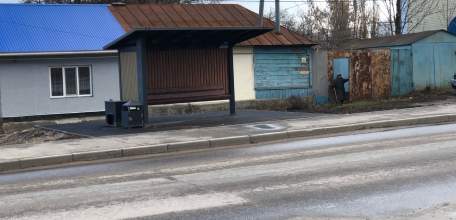 Жители Ельца возмущаются непрактичными автобусными остановками