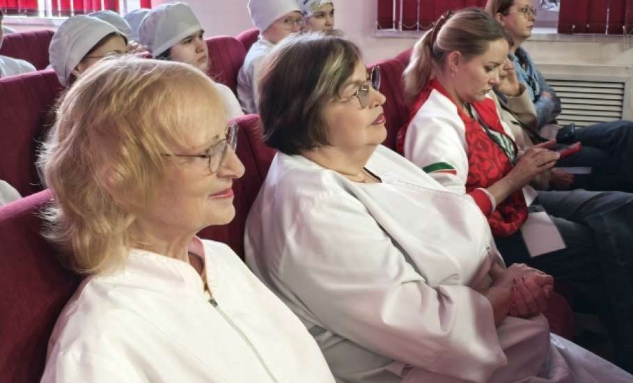 Елецкий медицинский колледж им. К.С. Константиновой стал площадкой итогового (межрегионального) этапа чемпионата "Профессионалы"