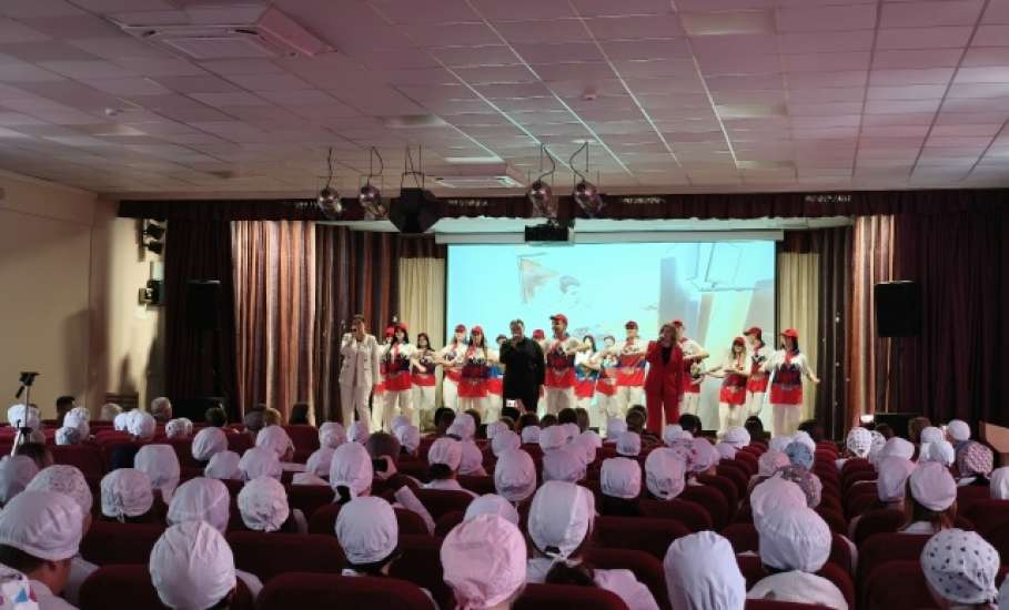 Елецкий медицинский колледж им. К.С. Константиновой стал площадкой итогового (межрегионального) этапа чемпионата "Профессионалы"