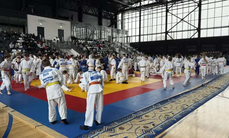 Во Дворце спорта им. А. Петрова стартовали соревнования по дзюдо!