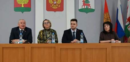 Молодёжь Ельца в открытом диалоге с администрацией города и председателем территориальной избирательной комиссии