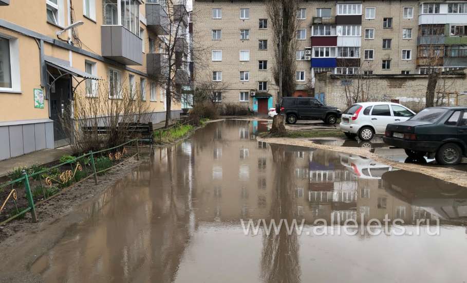 &laquo;Раскинулось море широко&raquo; - в микрорайоне Новые дома в Ельце. Улица Коммунаров!
