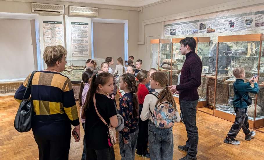 На прошедших каникулах Краеведческий музей, Музей Воинской Славы с экскурсией посетили ученики из школьных лагерей Ельца и Подмосковья