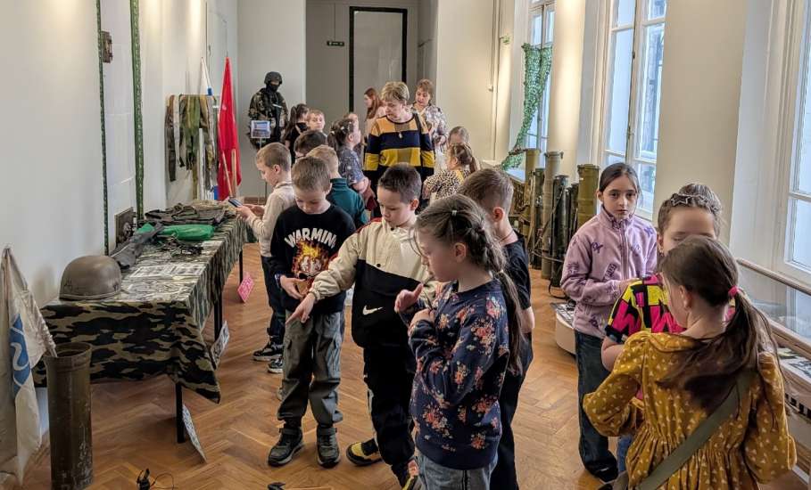 На прошедших каникулах Краеведческий музей, Музей Воинской Славы с экскурсией посетили ученики из школьных лагерей Ельца и Подмосковья