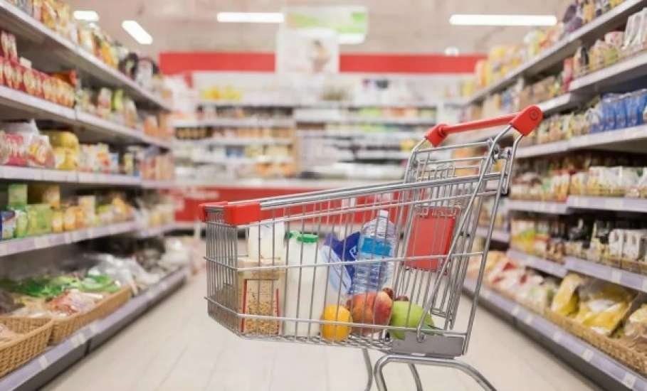 Россияне тратят почти половину доходов на еду