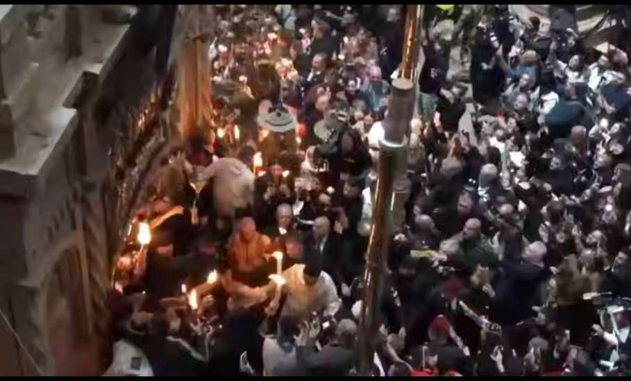 Сегодня, 11 апреля, в храме Воскресения Христова в Иерусалиме сошел Благодатный огонь!