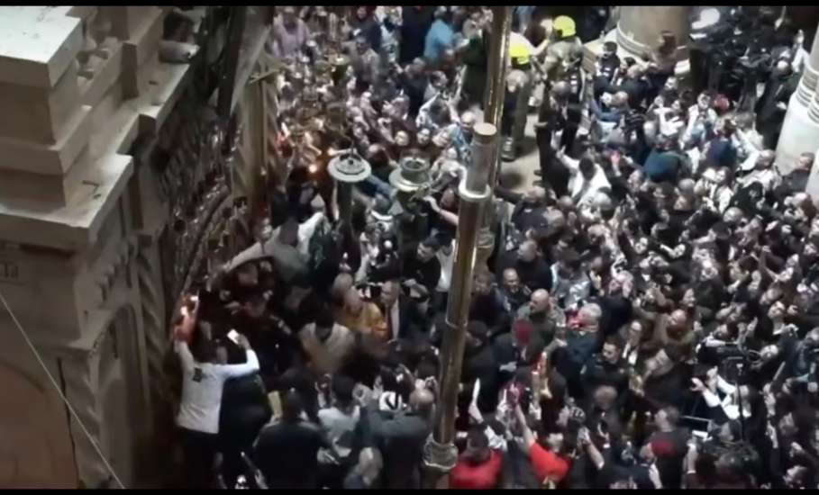 Сегодня, 11 апреля, в храме Воскресения Христова в Иерусалиме сошел Благодатный огонь!