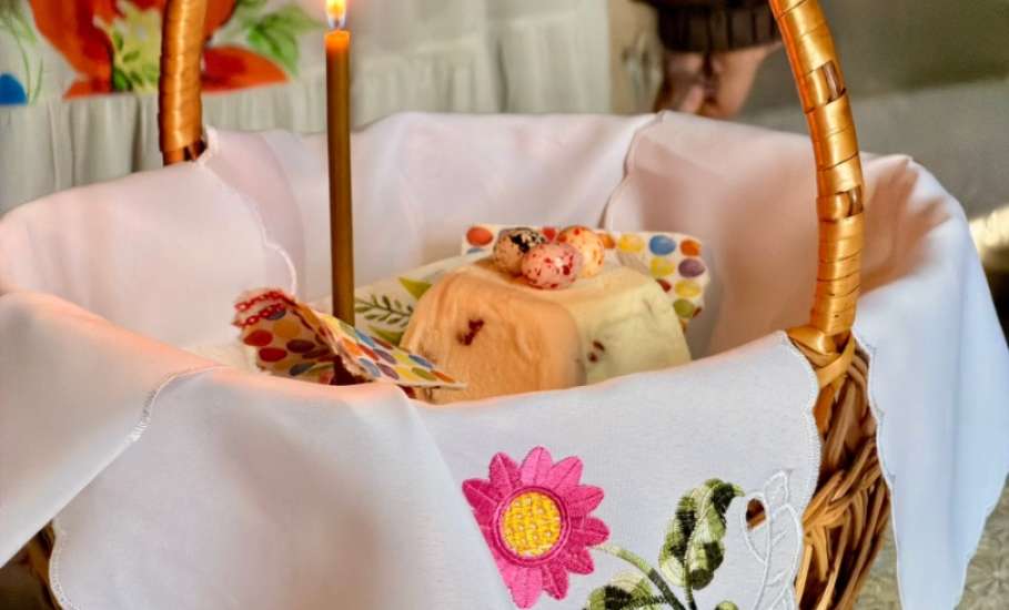 Великая Суббота &mdash; это день накануне Пасхи, когда Церковь вспоминает телесное погребение и сошествие Христа во ад, начиная праздновать Его Воскресение