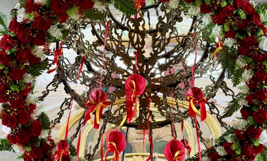 Великая Суббота &mdash; это день накануне Пасхи, когда Церковь вспоминает телесное погребение и сошествие Христа во ад, начиная праздновать Его Воскресение