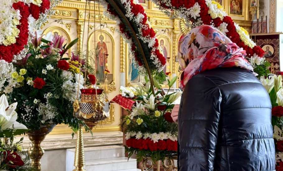 Великая Суббота &mdash; это день накануне Пасхи, когда Церковь вспоминает телесное погребение и сошествие Христа во ад, начиная праздновать Его Воскресение