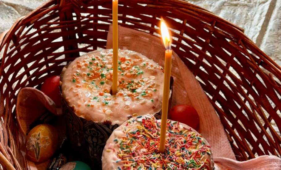 Великая Суббота &mdash; это день накануне Пасхи, когда Церковь вспоминает телесное погребение и сошествие Христа во ад, начиная праздновать Его Воскресение