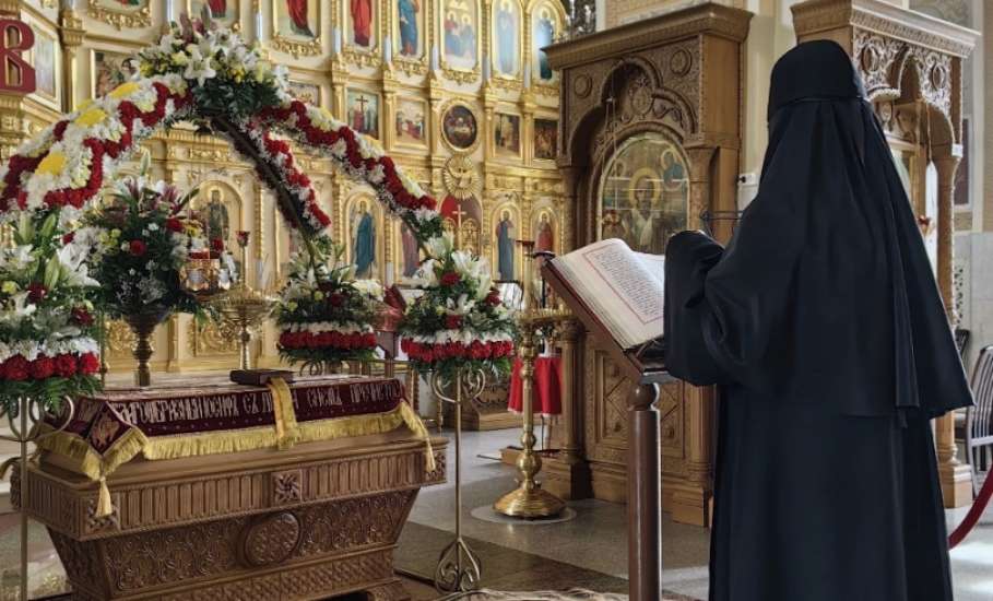 Великая Суббота &mdash; это день накануне Пасхи, когда Церковь вспоминает телесное погребение и сошествие Христа во ад, начиная праздновать Его Воскресение