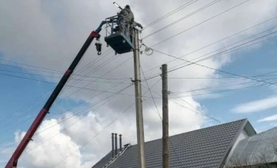 В Ельце продолжается восстановление уличного освещения