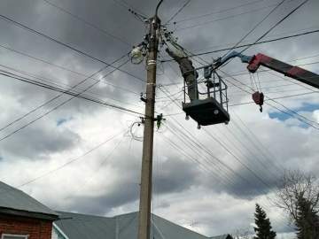 В Ельце продолжается восстановление уличного освещения