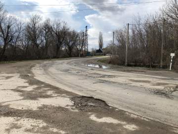 Дорога при повороте на Ключ Жизни нуждается в ремонте!