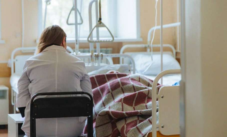 Владимир Сериков: &laquo;Совместно с Губернатором и мэром Ельца приехали в городскую больницу, чтобы навестить пострадавших&raquo;