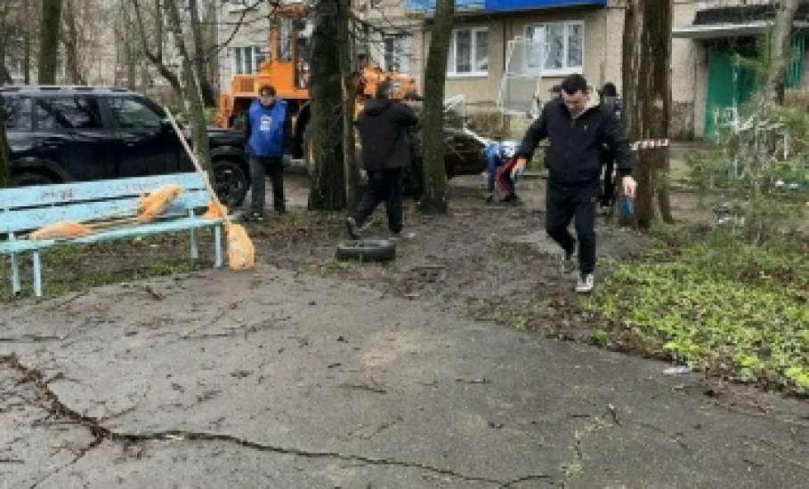 Продолжаются работы по ликвидации последствий атаки БПЛА. В первую очередь &mdash; это оказание помощи пострадавшим жителям