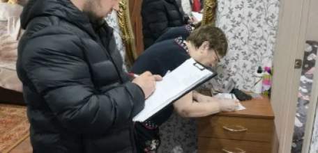 Продолжаются работы по ликвидации последствий атаки БПЛА. В первую очередь &mdash; это оказание помощи пострадавшим жителям