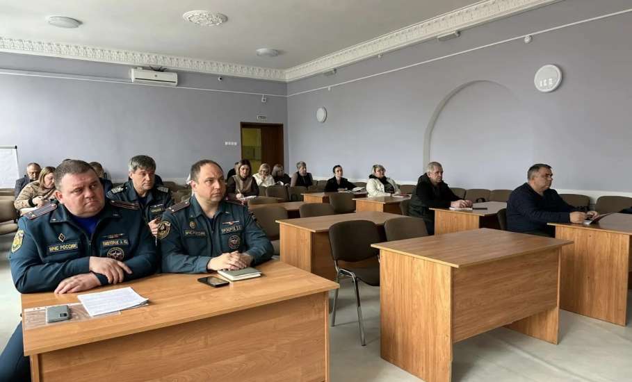 Сегодня в администрации города Ельца состоялось заседания комиссии по предупреждению и ликвидации чрезвычайных ситуаций