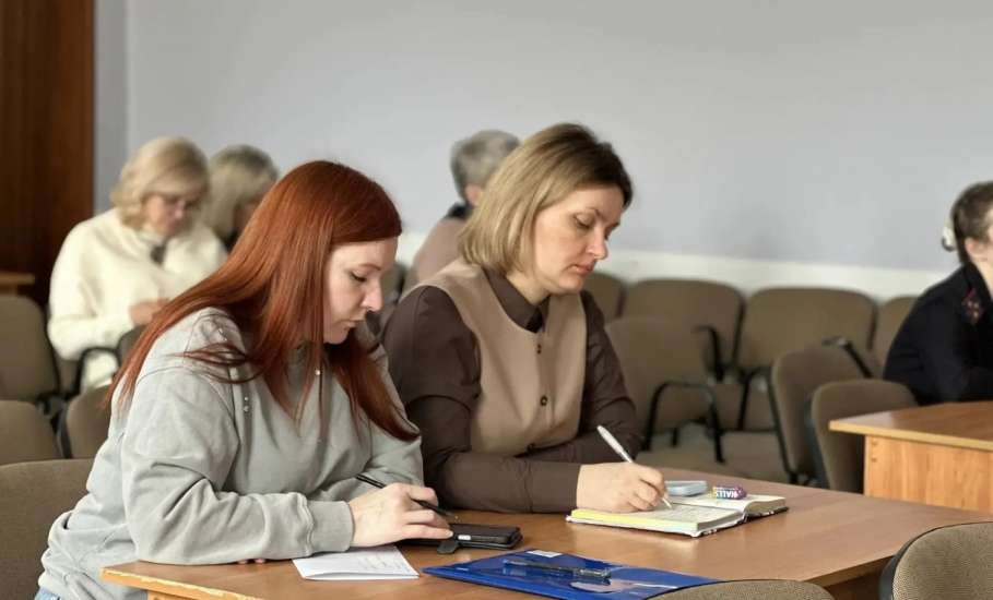 Сегодня в администрации города Ельца состоялось заседания комиссии по предупреждению и ликвидации чрезвычайных ситуаций