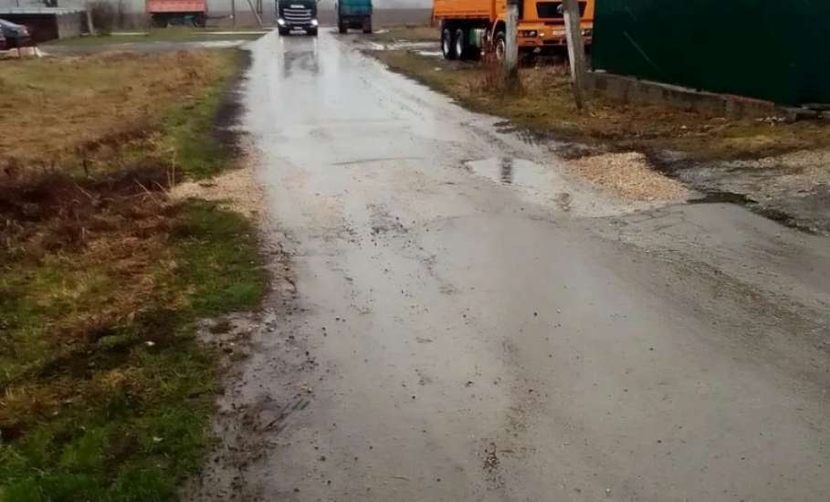 Прокуратура Становлянского района потребовала привести дорогу на улице Верхняя в с. Становое в надлежащее состояние