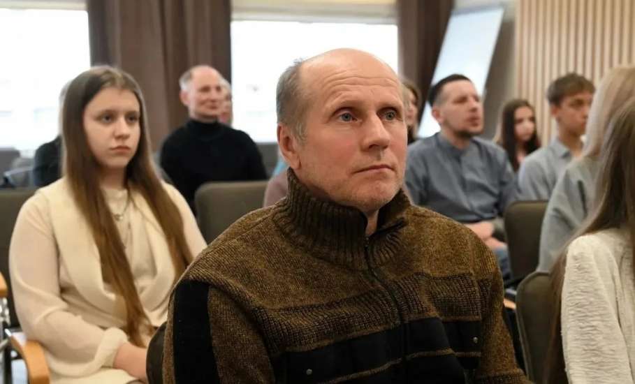 Ельчане получили свои первые паспорта