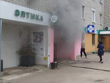 В Ельце сегодня случился пожар! Горел магазин в Лучке