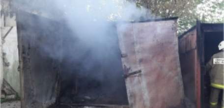 Загорание гаражей в Ельце