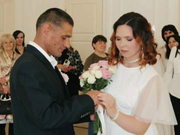 Первую свадьбу сыграла ельчанка в липецком социальном центре