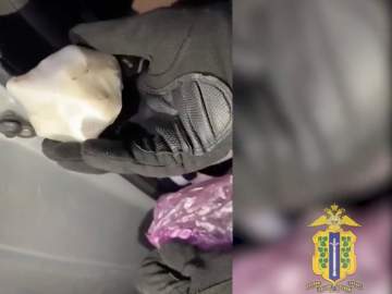 У уроженцев ближнего зарубежья в автомобиле на трассе в Становлянском районе нашли наркотики!