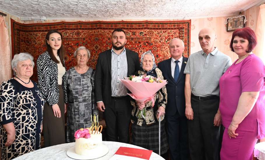 Сегодня свой 100‑летний юбилей отмечает наша землячка, труженица тыла Анна Семёновна Евсеева!