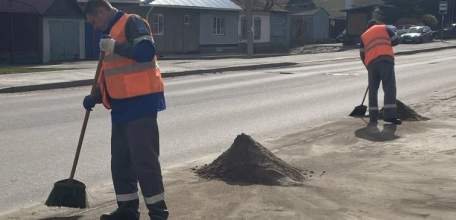Жители Ельца активно включаются в весенние субботники!