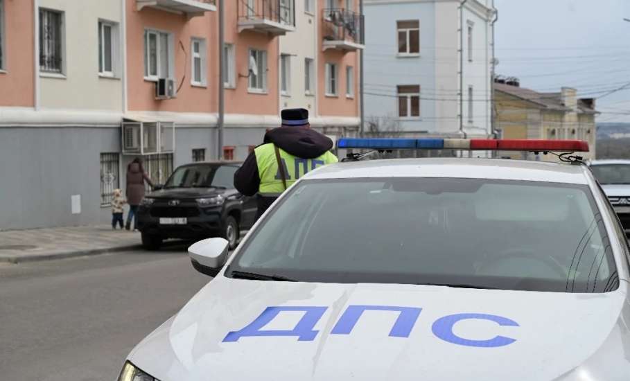В Ельце усилен контроль за соблюдением правил парковки