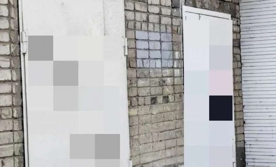 Администрация Ельца ведёт борьбу с надписями на фасадах зданий