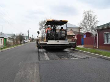 Приступили к активной фазе дорожных работ &ndash; укладке асфальта на улице Новолипецкой