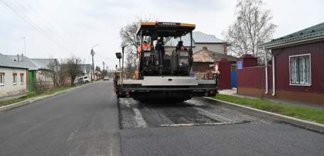 Приступили к активной фазе дорожных работ &ndash; укладке асфальта на улице Новолипецкой