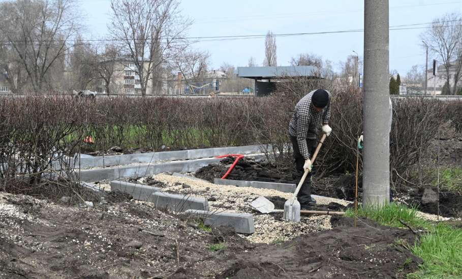 Начался второй этап благоустройства сквера имени В. И. Ленина на улице Привокзальной