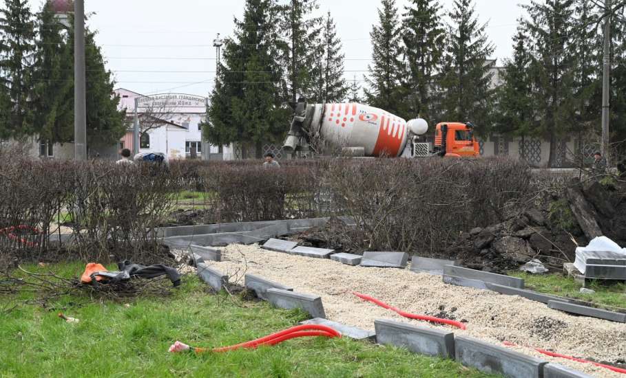 Начался второй этап благоустройства сквера имени В. И. Ленина на улице Привокзальной