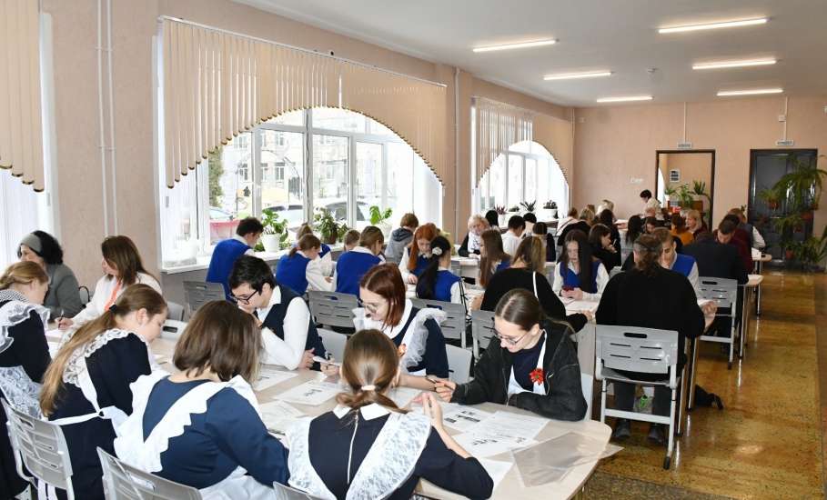 Елецкий округ принял участие в международной акции &laquo;Диктант Победы&raquo;